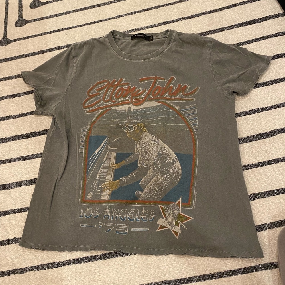 ELTON JOHN TEE